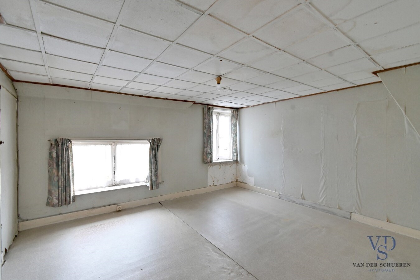 Woning met belendend perceel weiland 