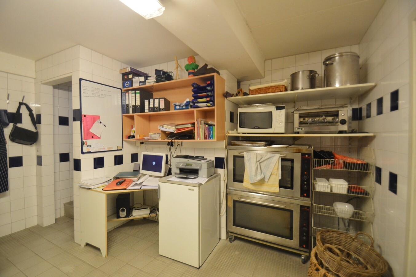 Handelspand vlakbij het strand en zeilclub - Duinbergen 