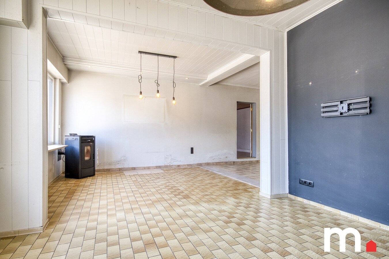 Charmante en ruime woning met grote tuin op 1.218 m² in het gezellige Lendelede met LOODS ! 