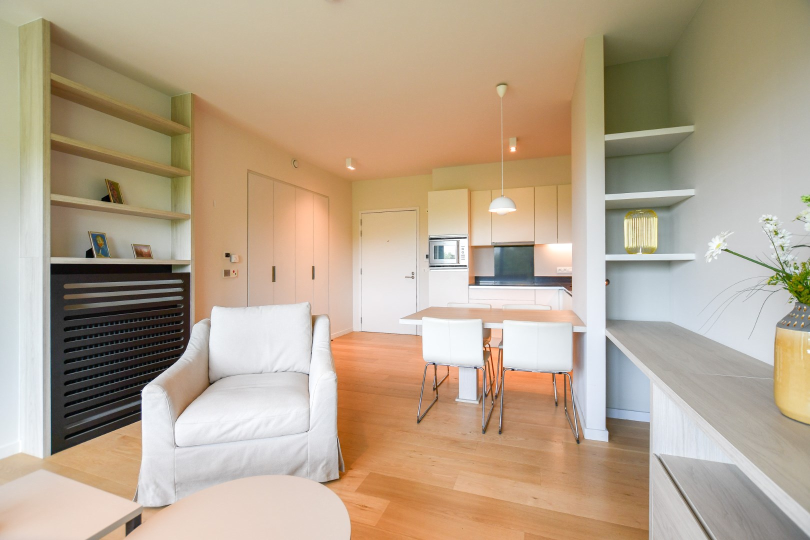 Moderne assistentiewoning met ondergrondse berging en parkeerplaats in De Haan, vlakbij strand, duinen en zee 