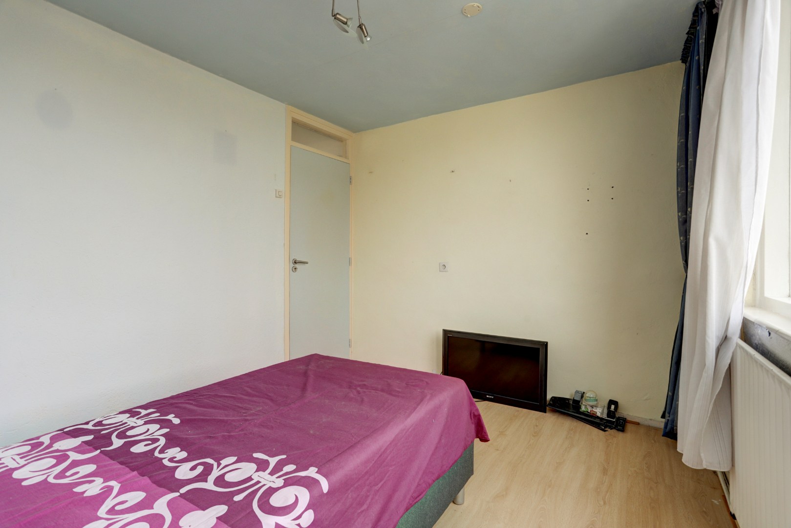 Op zoek naar een ruime 5-kamer woning op eigen grond waar u, uw wensen nog kunt uitvoeren ? 