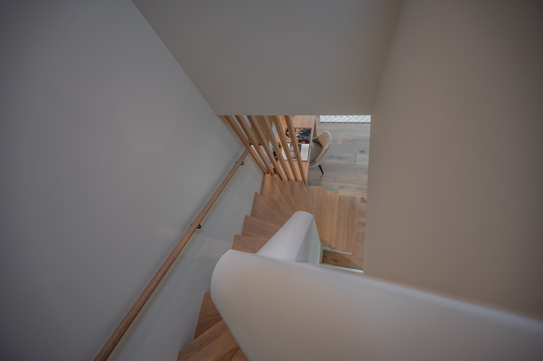 et strand.Magnifique appartement en duplex magnifiquement rénové avec vue latérale sur la mer, 2 chambres à coucher complètes, 2 grandes terrasses et un niveau de finition exceptionnel, situé à quelqu 