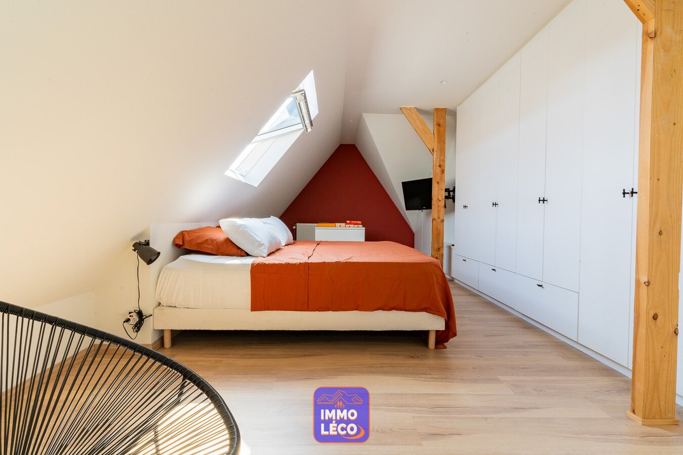 Superbe 3 façades avec jardin, garage, parking 4 voitures. COUP DE COEUR ! 