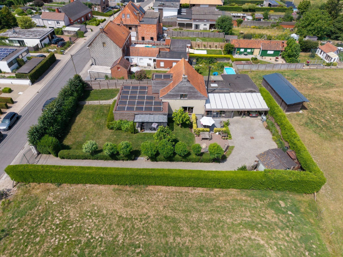 Rustig gelegen, alleenstaande woning met mooie tuin op 1.195 m² 