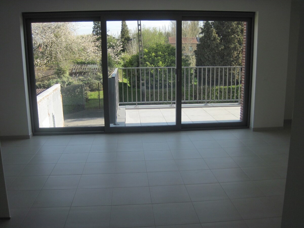 BIJZONDER ruim appartement (E-peil  