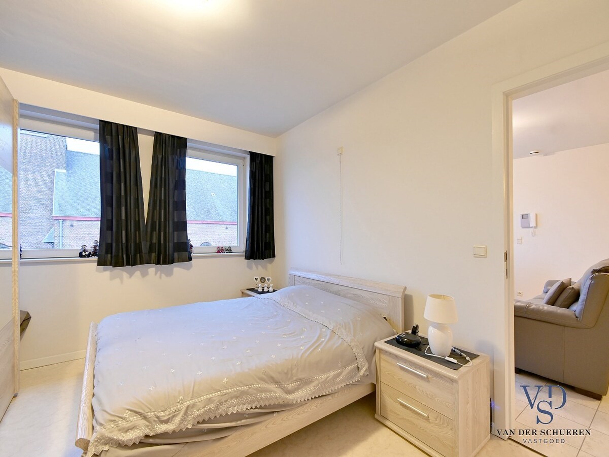 Tijdloos, ruim 1-slpk-appartement mét garage te centrum Gavere 