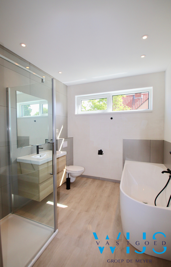 Totaal gerenoveerd woonhuis te Assenede 