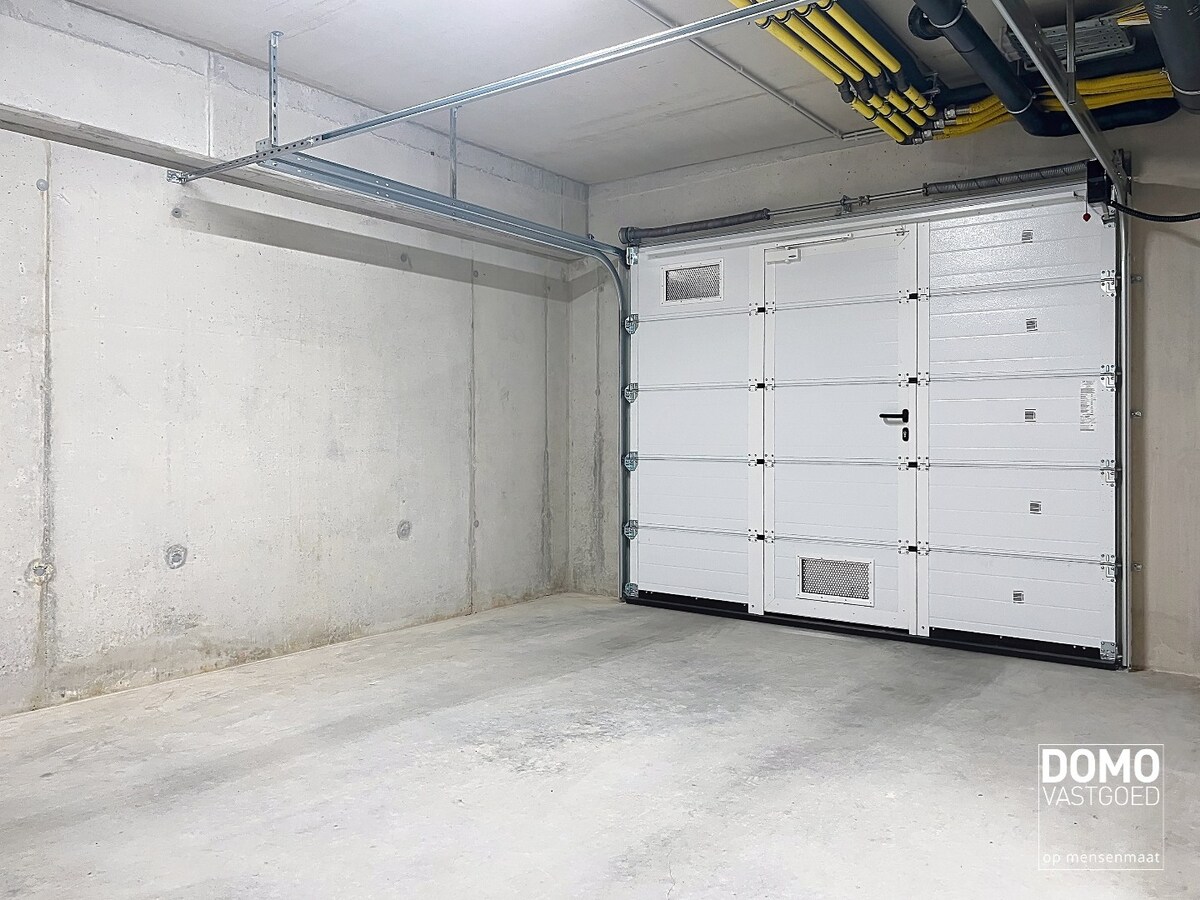 RUIM APPARTEMENT MET PRACHTIG TERRAS, LIFT EN GARAGEBOX IN CENTRUM KERMT 