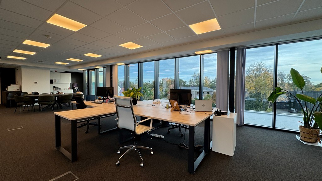 Mooi ingerichte kantoren te huur op zichtlocatie in Sint-Martens-Latem