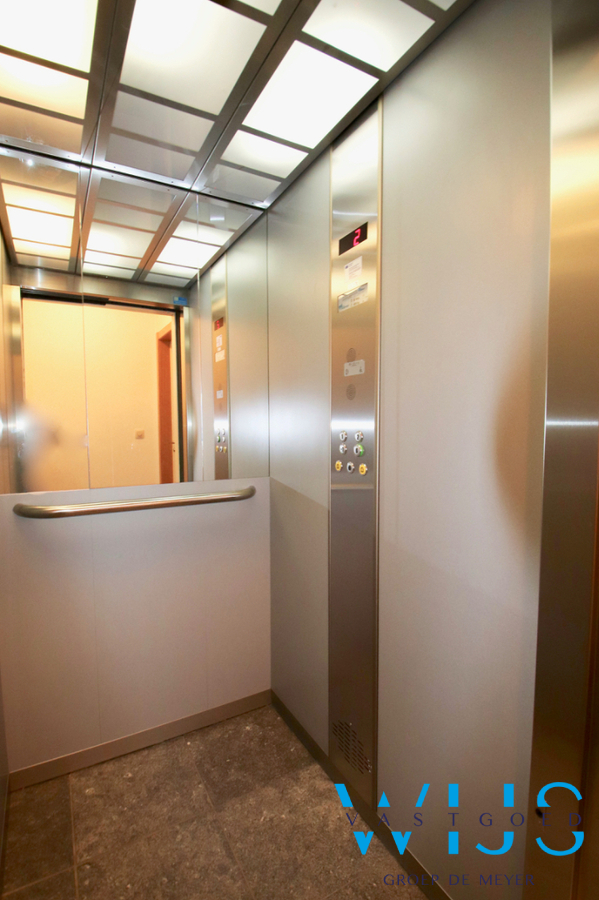 Instapklaar éénslaapkamer appartement MET staanplaats te Evergem/Rieme ! 