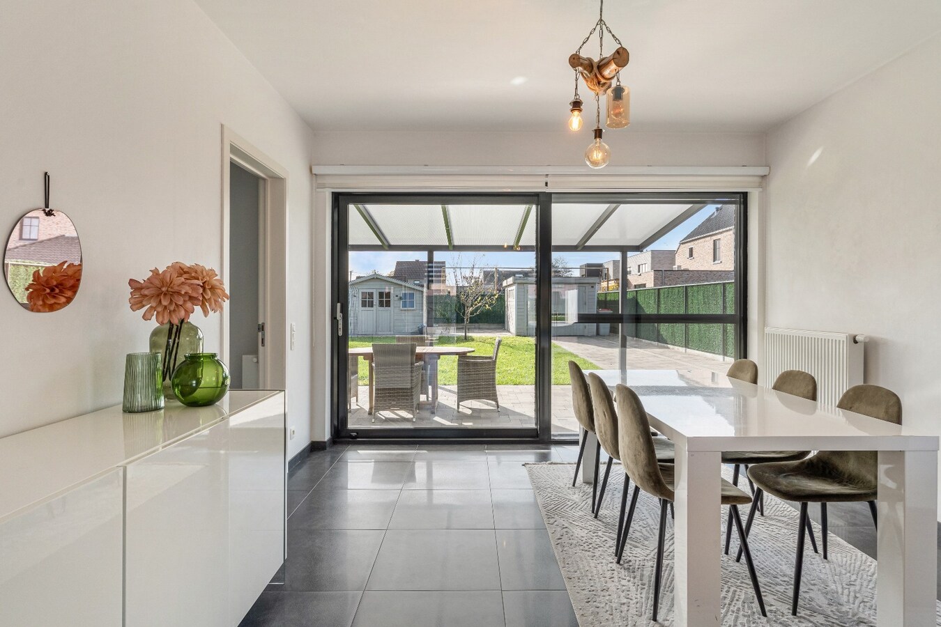 Verzorgde woning met hedendaags energiecomfort, terras, tuin en garage, ideaal voor jong gezin! 