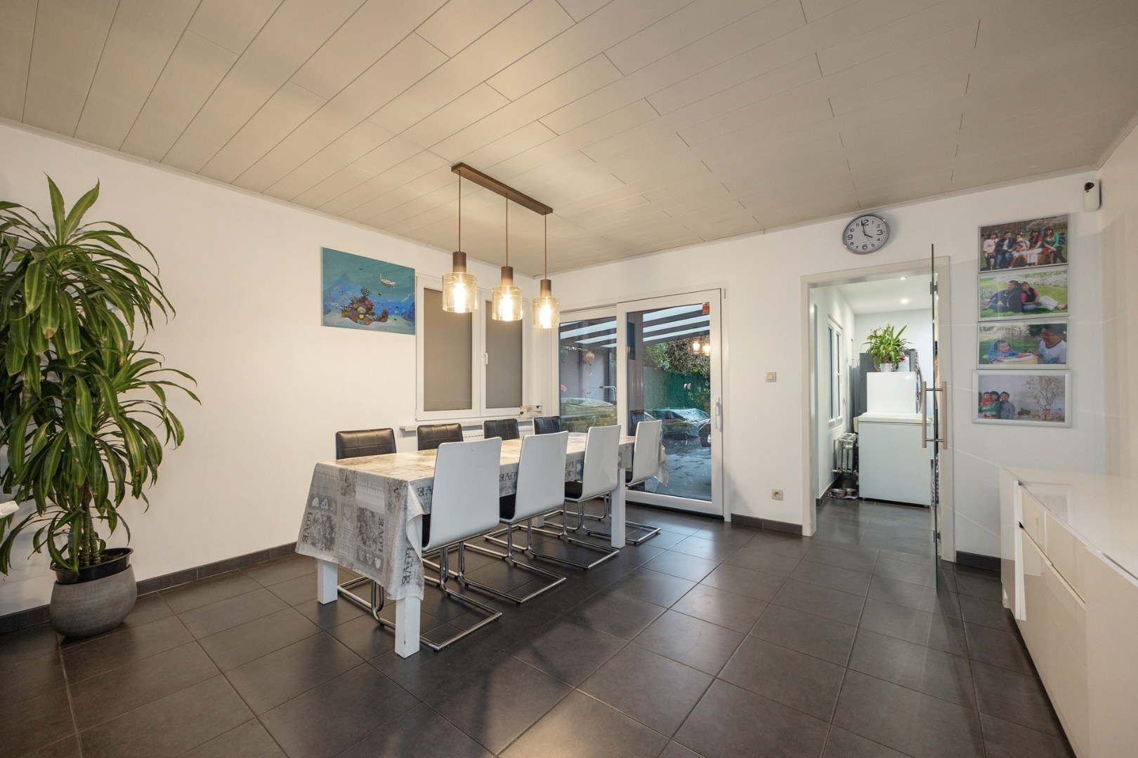 Ruime woning met praktijkruimte 