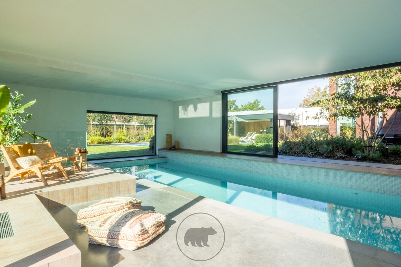 Buitengewone design villa op unieke ligging te Lochristi 