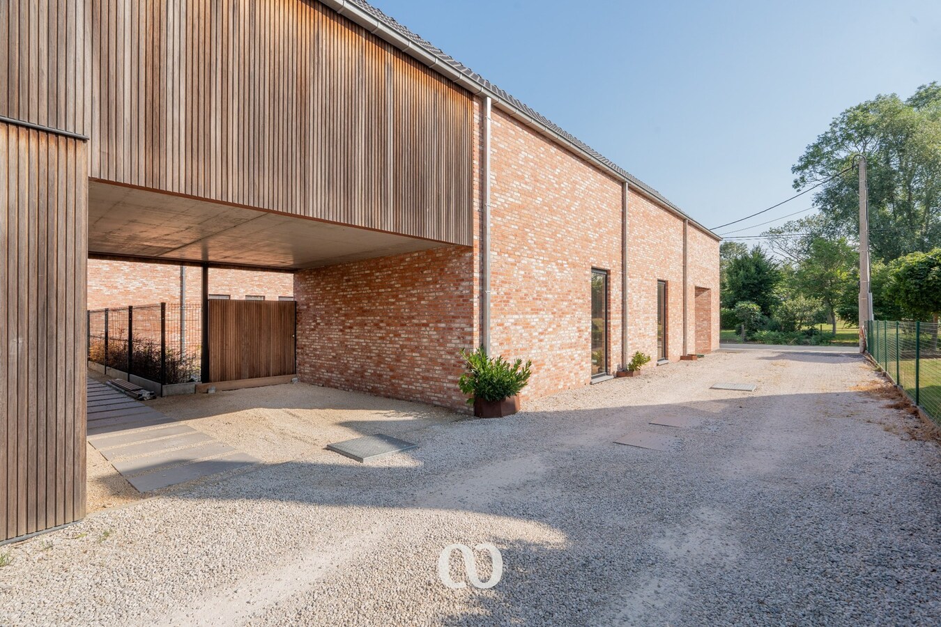 Ruime casco woning met tal van mogelijkheden! 