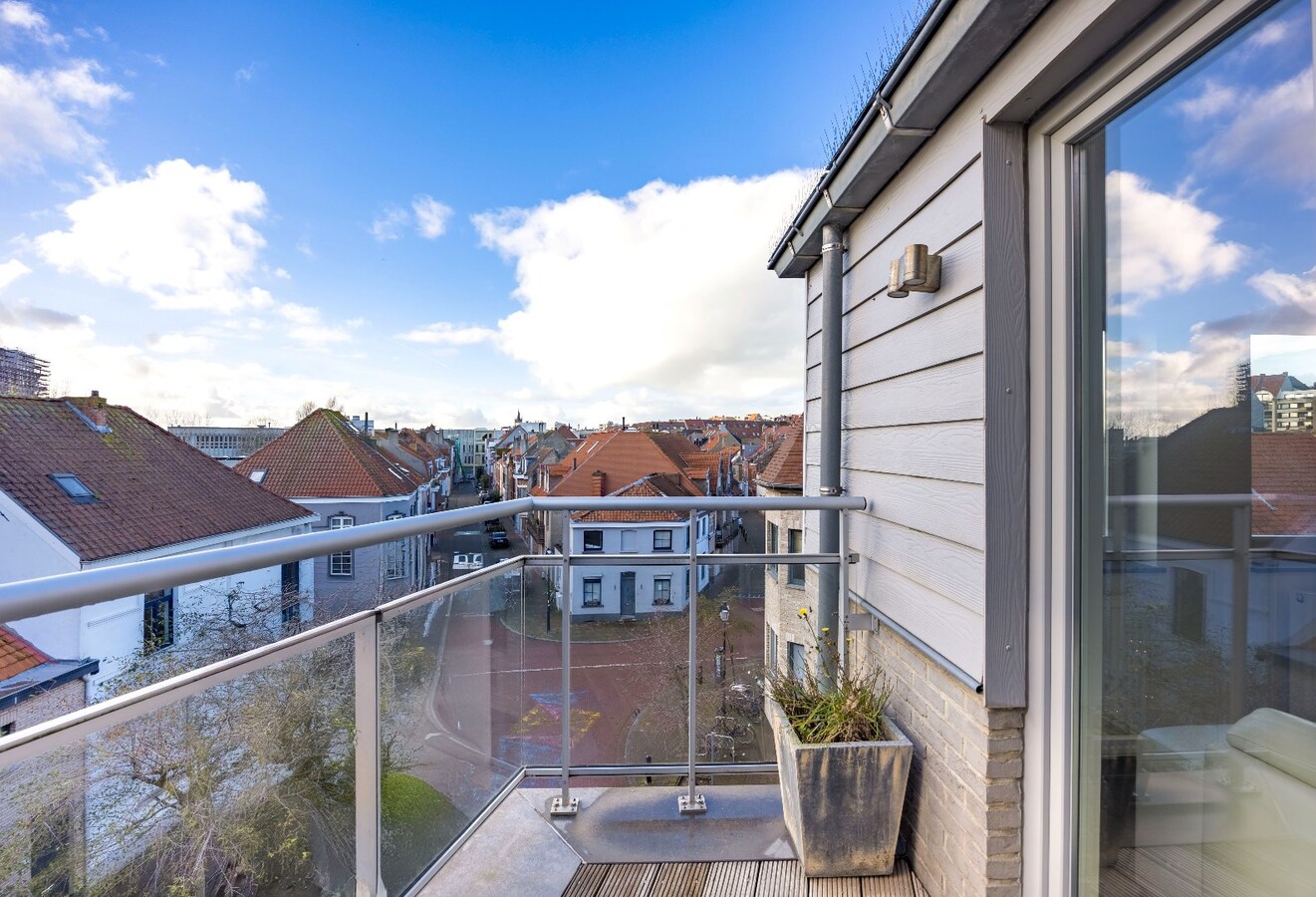 Lichtrijk duplexappartement met 3 slaapkamers en zongericht terras 