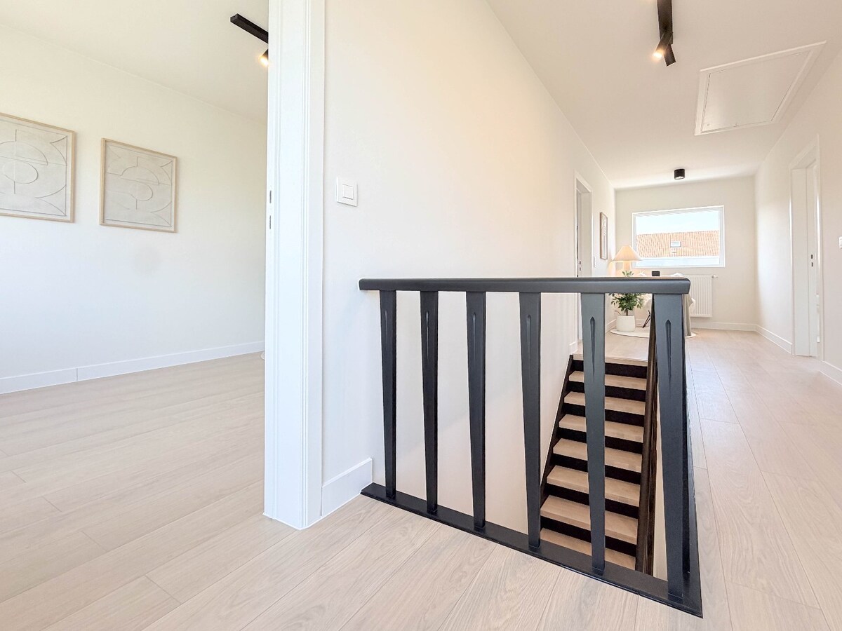 ABSOLUTE TOPPER !!!  Ontdek nu dit prachtige vernieuwde pand gelegen te Kortrijk/Heule ! *** NONO INSPIRED *** 