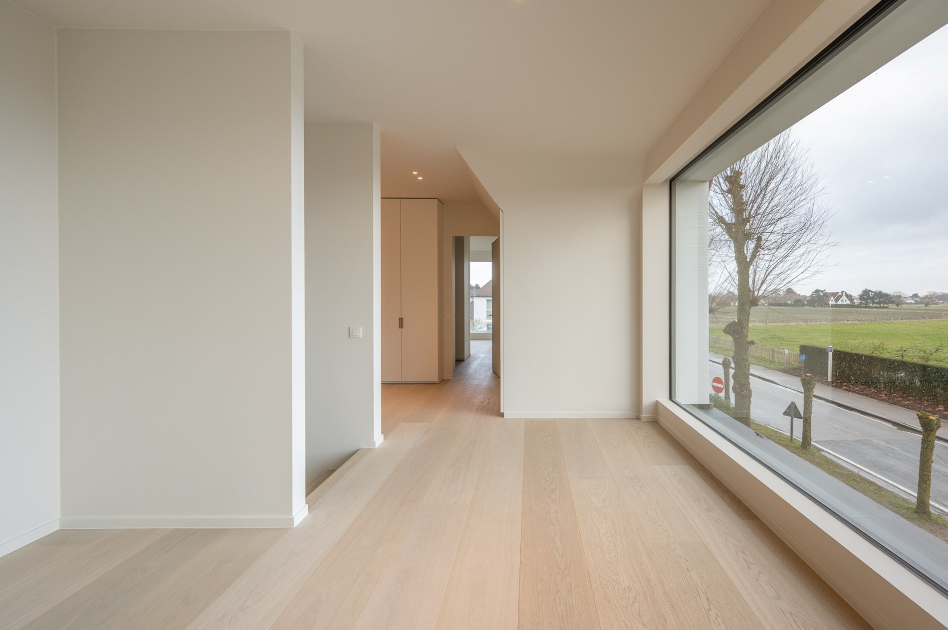 Luxueuze volledig afgewerkte nieuwbouwvilla gelegen aan de rand van het Zoute. 