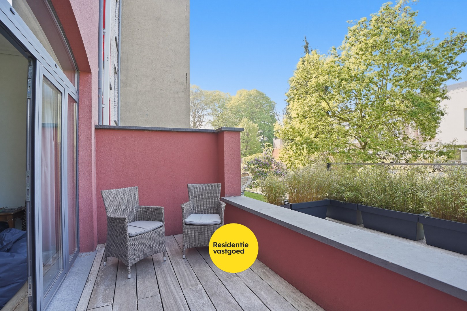 Exclusief gerenoveerd burgerhuis met zonnige stadstuin! 