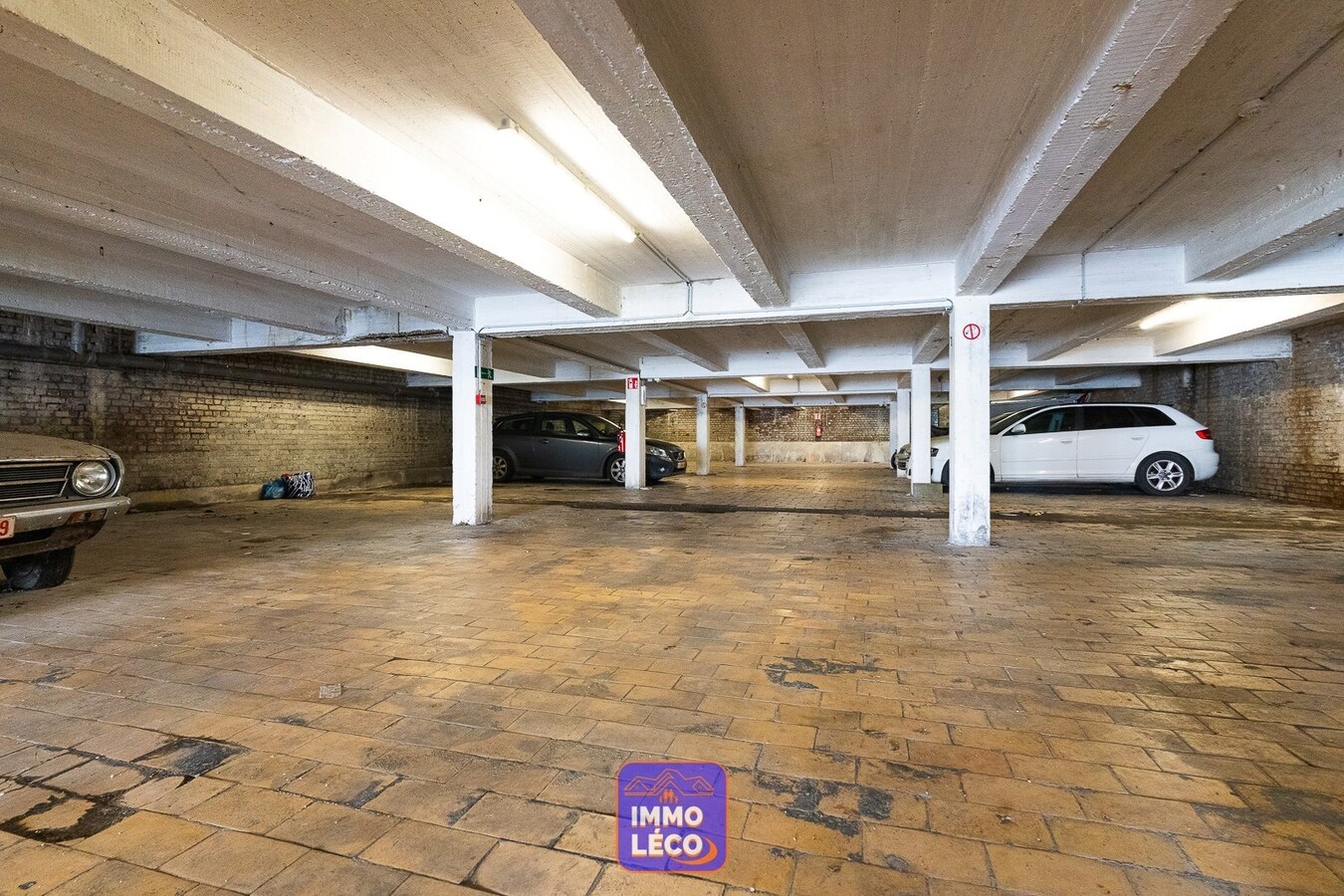 1 emplacements de parking, en plein centre-ville, IDEAL INVEST !! 