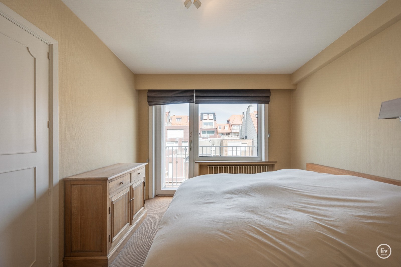 Appartement confortable d'une chambre avec terrasse ensoleillée situé dans un emplacement de premier choix près de l'avenue Dumortier. 