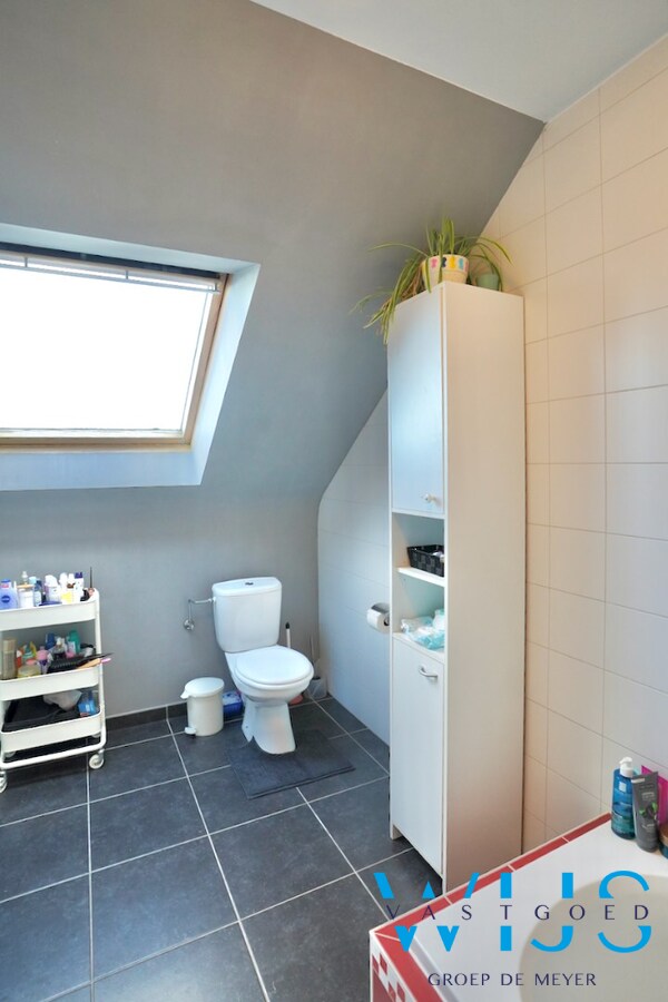 Instapklaar &amp; energiezuinig appartement in HET centrum van Ertvelde ! 