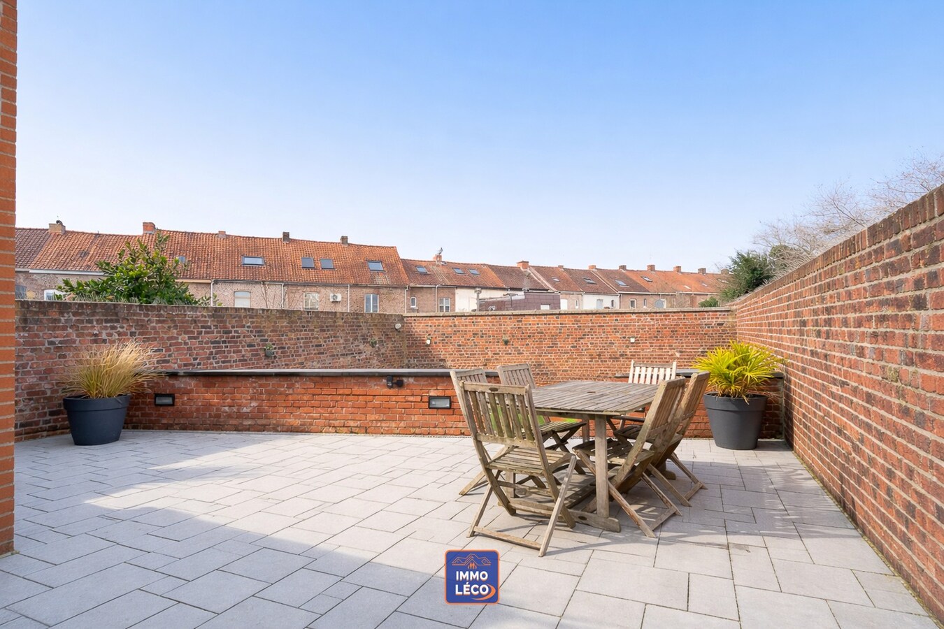 Magnifique double maison de Ville avec DOUBLE GARAGE et Jardin Aménagé 