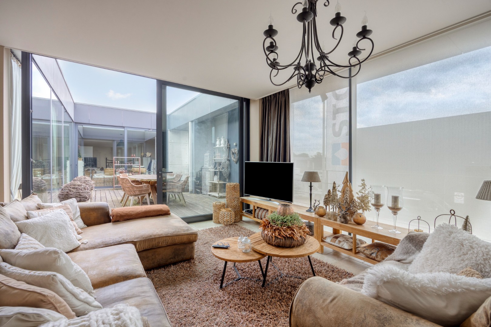 Zeer ruim appartement met 3 slpk. in Geel 
