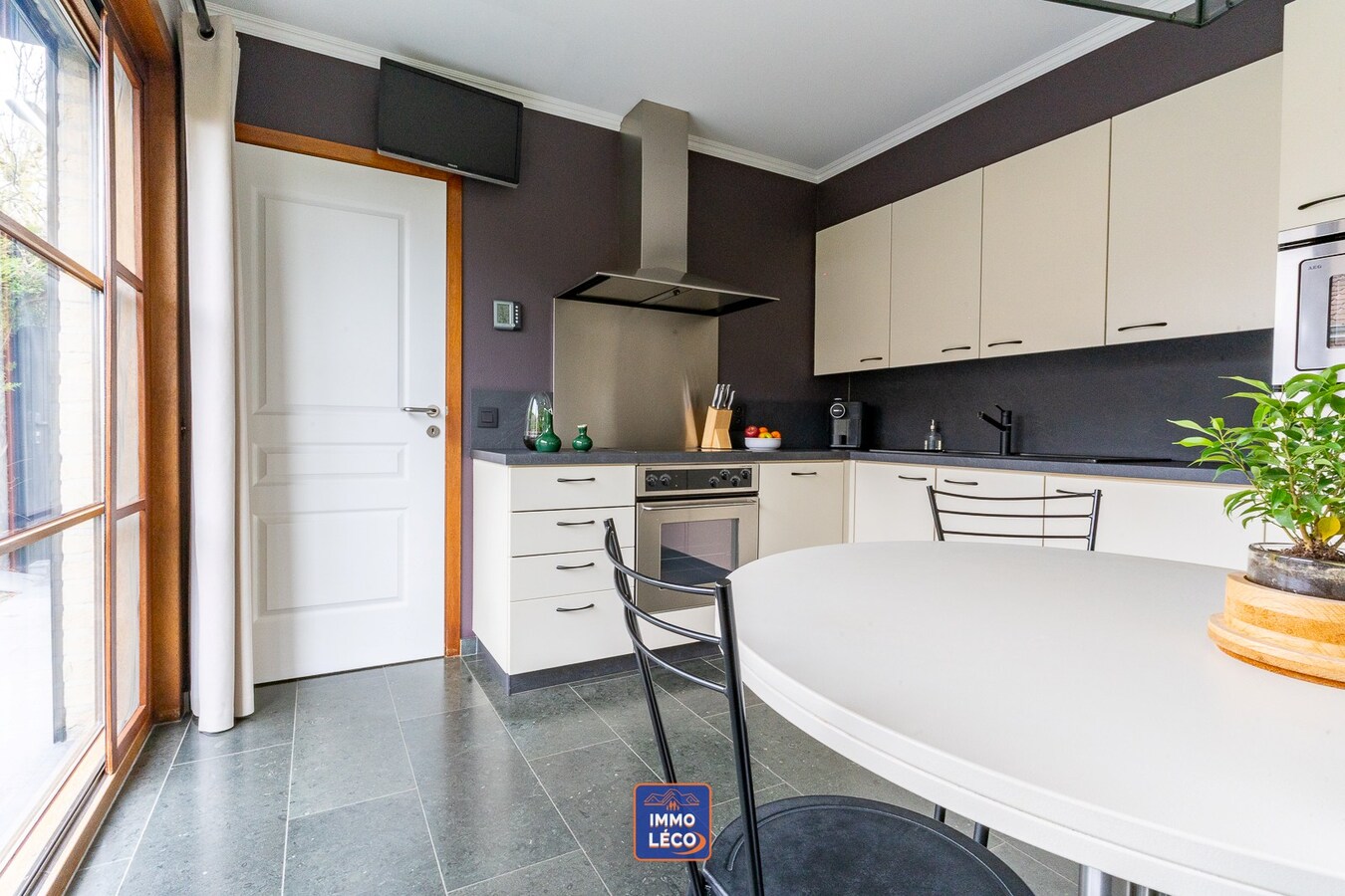 Magnifique villa érigée sur 762m², dans un clos prisé – Coup de cœur ! 