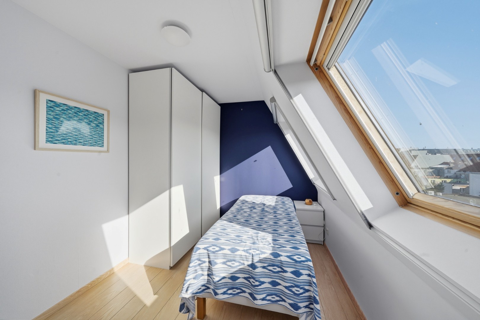 Instapklaar duplexappartement met open zicht en terras in Bredene 