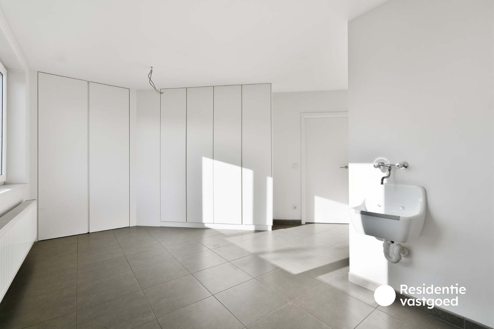 Zeer ruim en modern appartement te huur in Eernegem 
