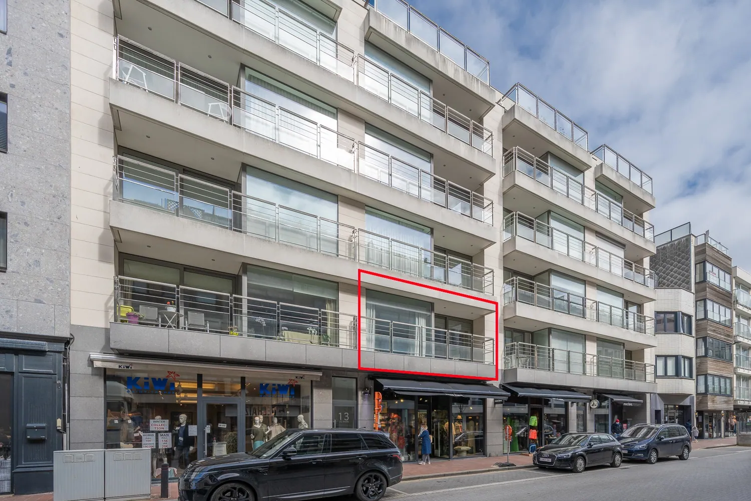 Appartement récent avec 3 chambres à coucher situé sur l'avenue littoral à Knokke. 