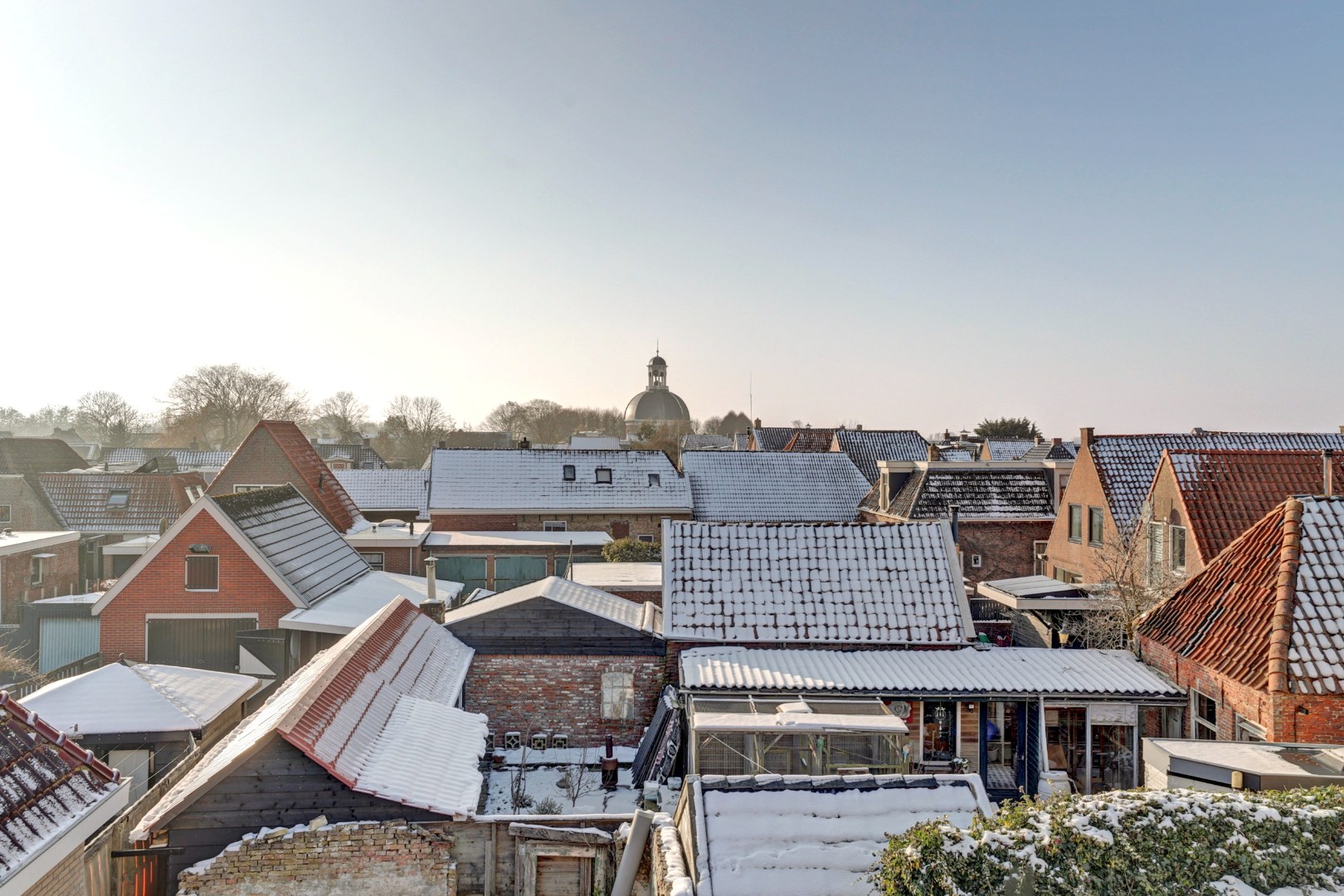 Drive-in woning te koop in Berltsum