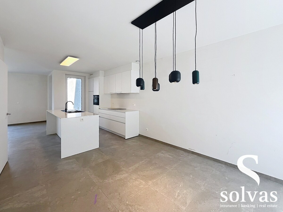 Nieuwbouwwonining met 4 slaapkamers in hartje Aalter op toplocatie. 