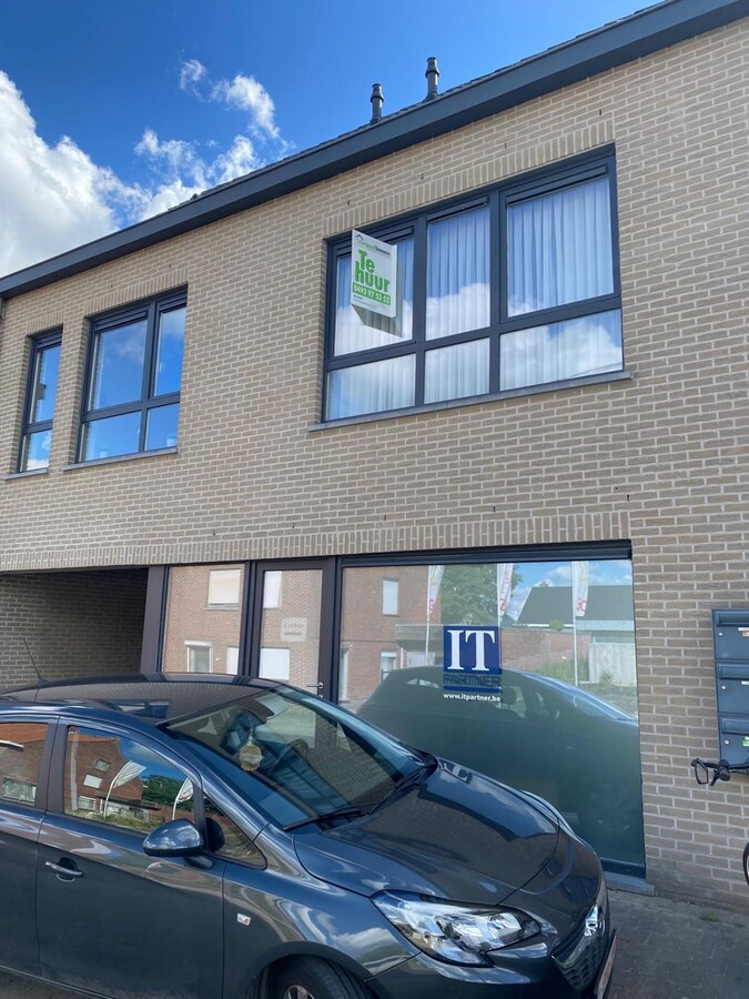 Duplexappartement met zonneterras en parking te Moorslede 