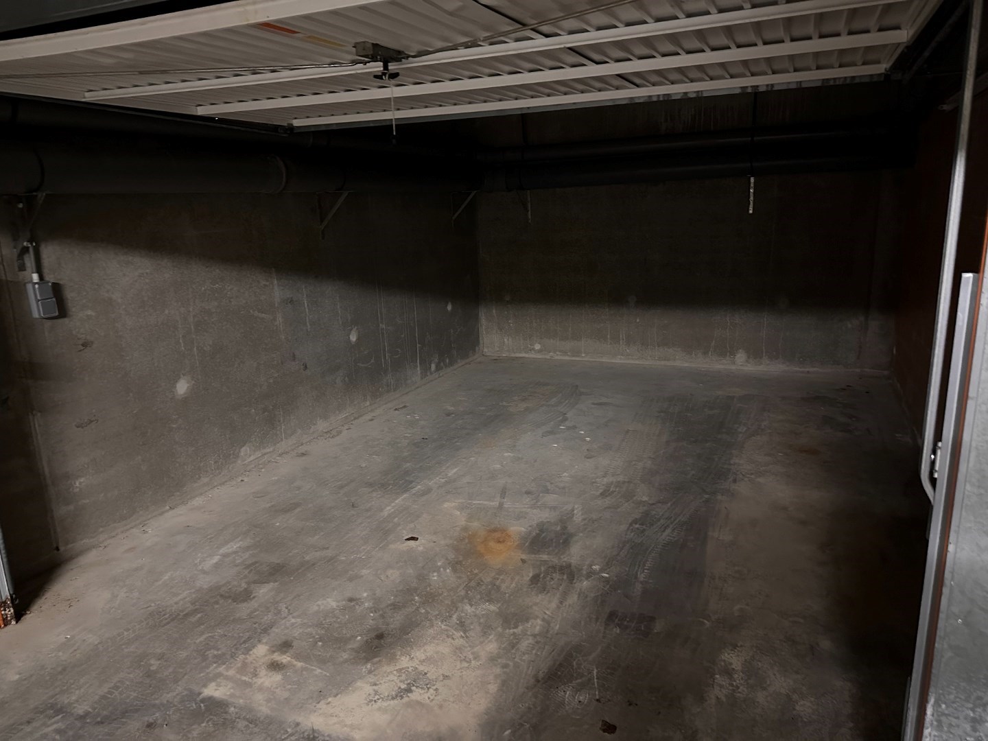 GARAGE BOX  OP TOPLIGGING - CENTRUM OOSTENDE ! 