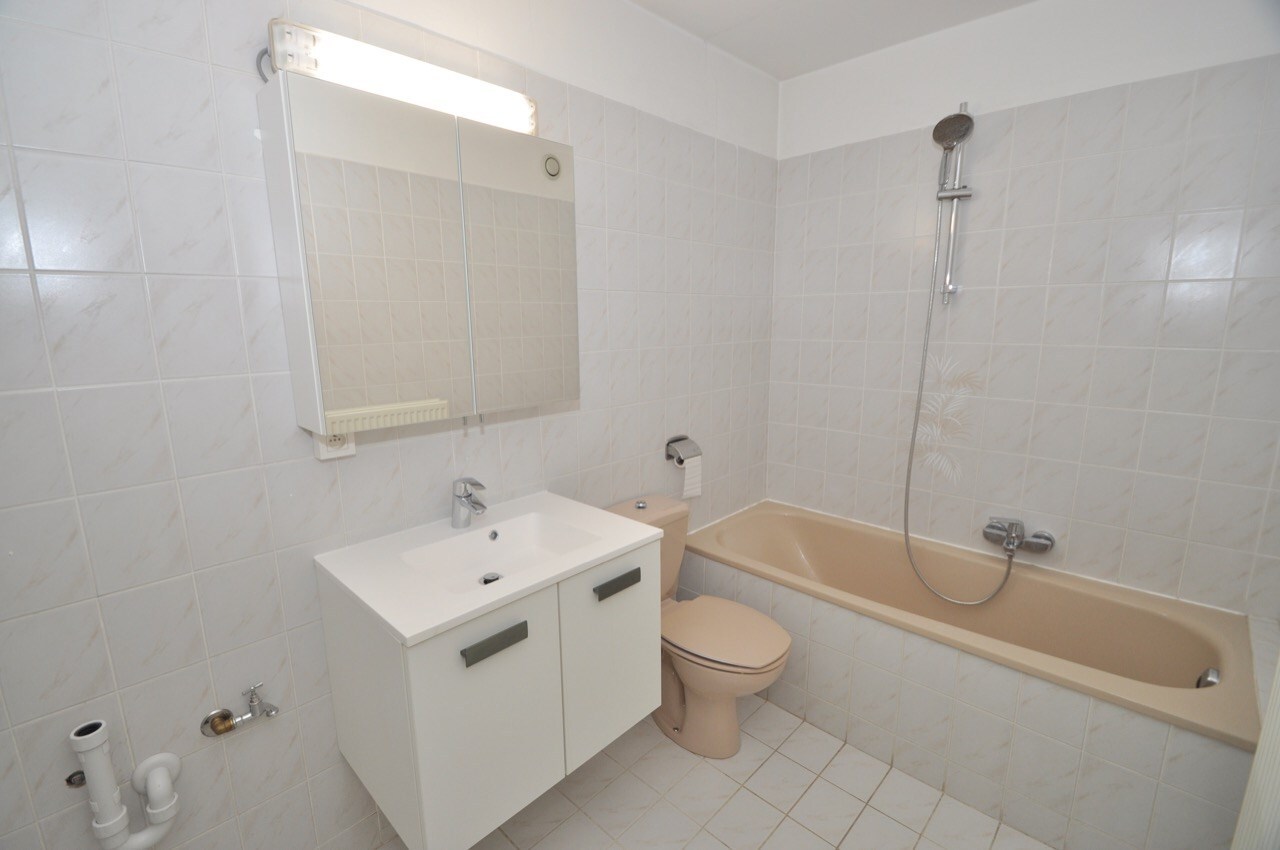 Verzorgd appartement met open zichten over de wandelboulevard - Heist 