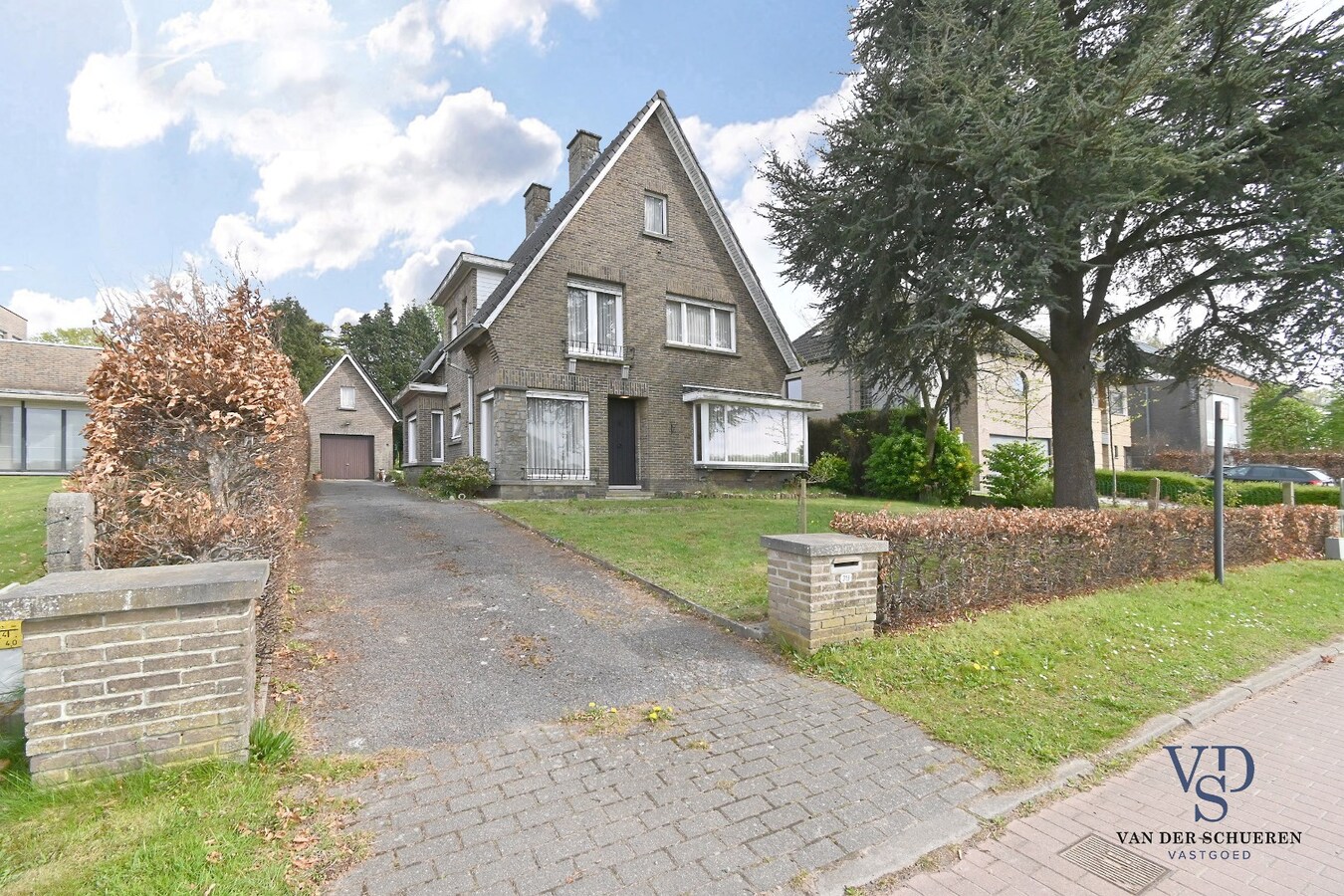 Karaktervolle villa, nabij centrum Merelbeke 