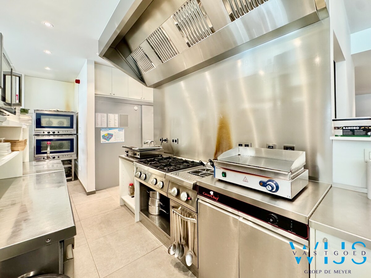 Instapklaar handelspand/lunchzaak in hartje Wachtebeke ! 