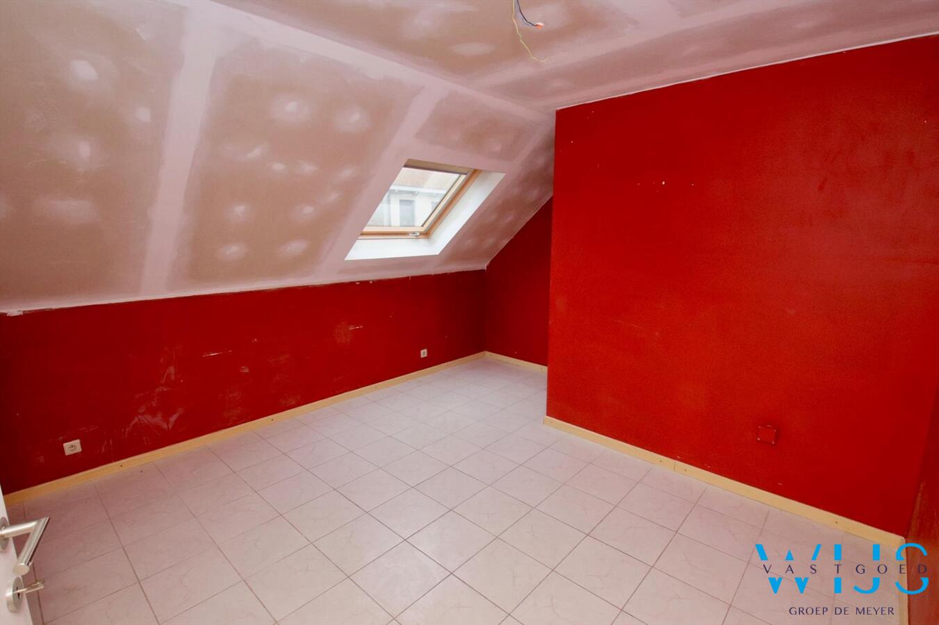 Woning met 2 entiteiten (MOGELIJKHEDEN) en garage in centrum ASSENEDE! 