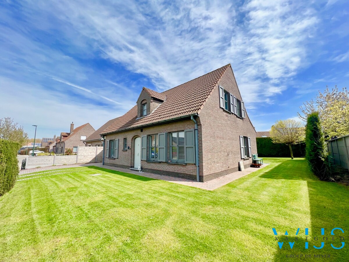 Instapklaar woonhuis met 4 slaapkamers, ruime tuin &amp; garage te ERTVELDE ! 