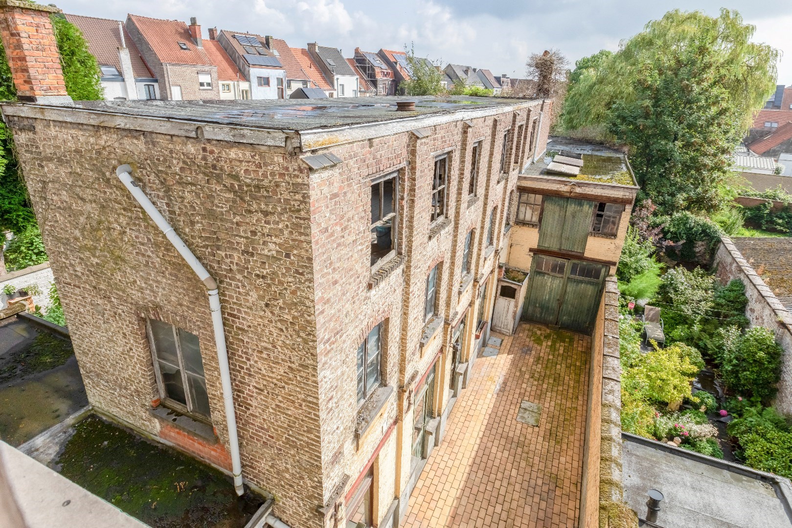 “Te renoveren (erfgoedlening) herenhuis met zelfst. beroepsmogelijkheden. 