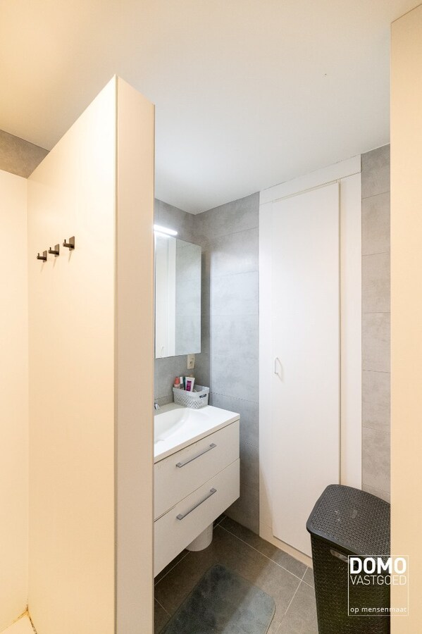 RUIM 2-SLAAPKAMERAPPARTEMENT MET TWEE TERRASSEN EN ENERGIELABEL B 