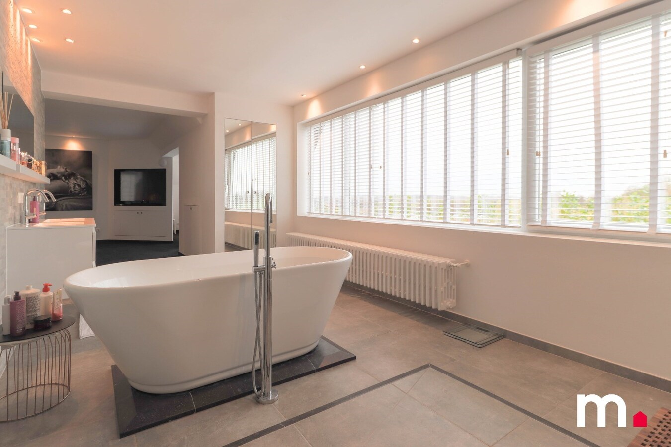 Sublieme Villa met 5 slaapkamers en Zwembad te Kortrijk ! 