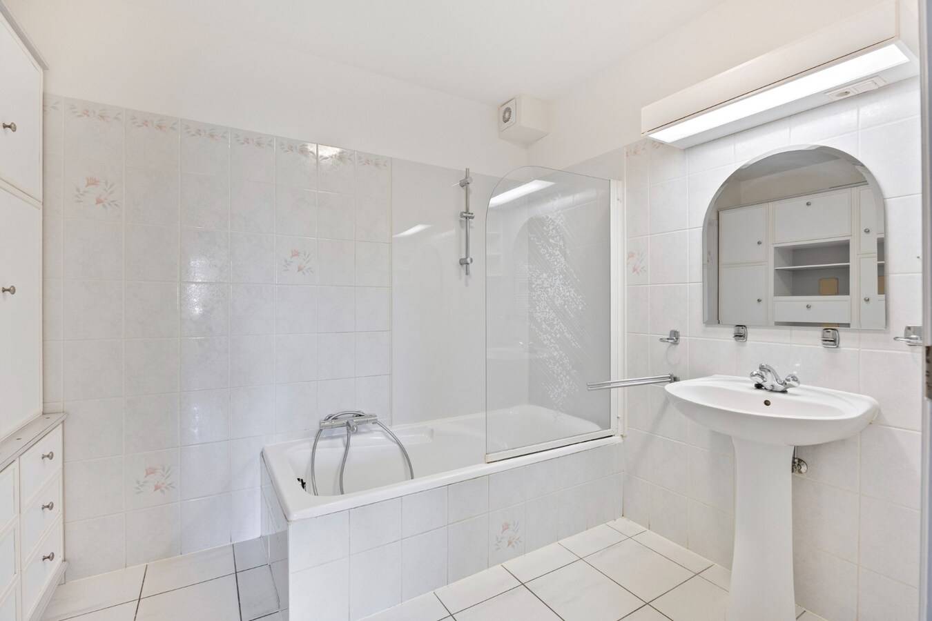 Prachtig appartement met 2 slaapkamers en autostaanplaats te Tienen 