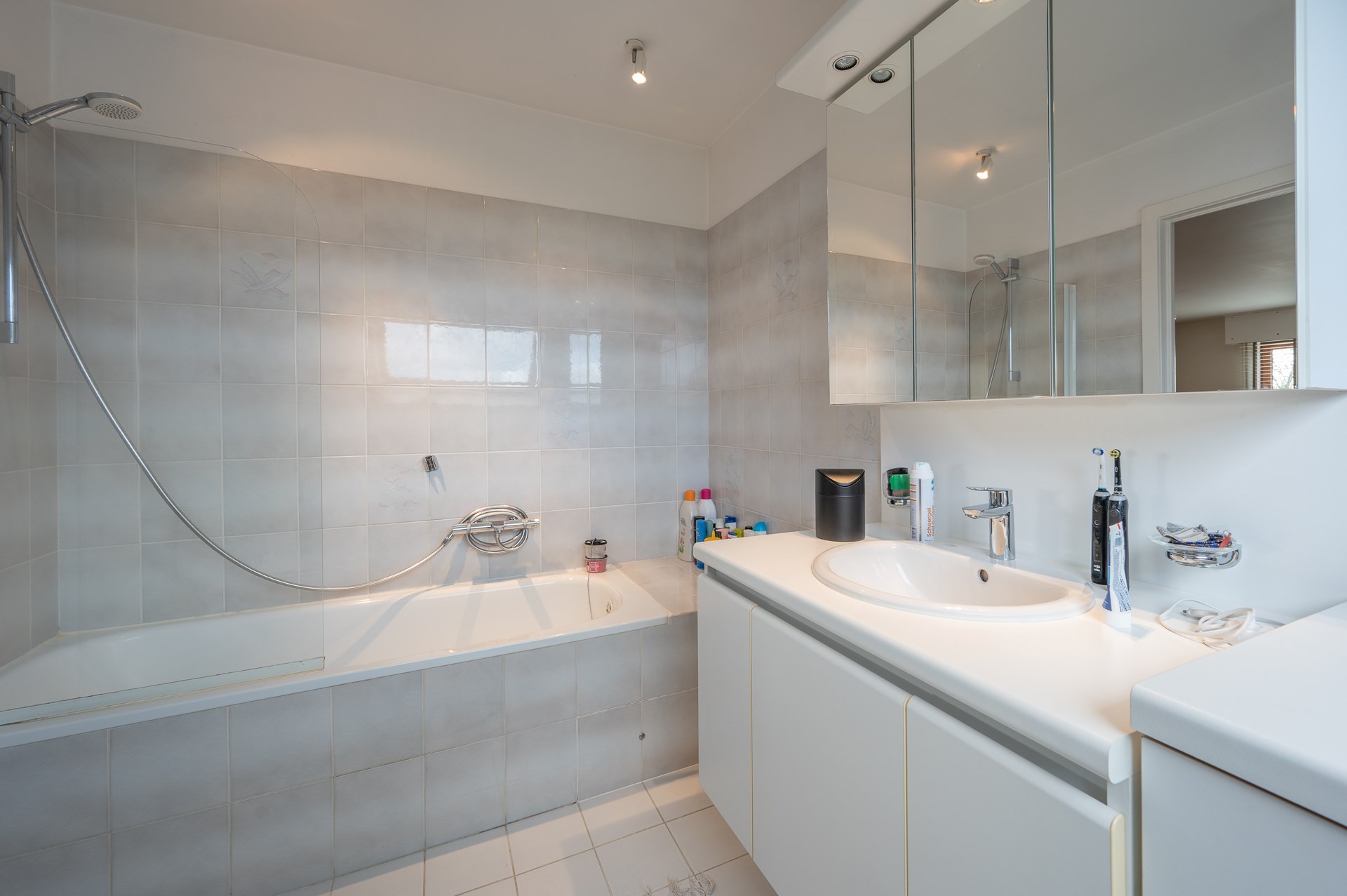 Propriété exceptionnelle et rénovée (5 510 m² de terrain) à proximité du centre de Knokke-Heist et bénéficiant d'une vue exceptionnelle sur les polders de Knokke. 