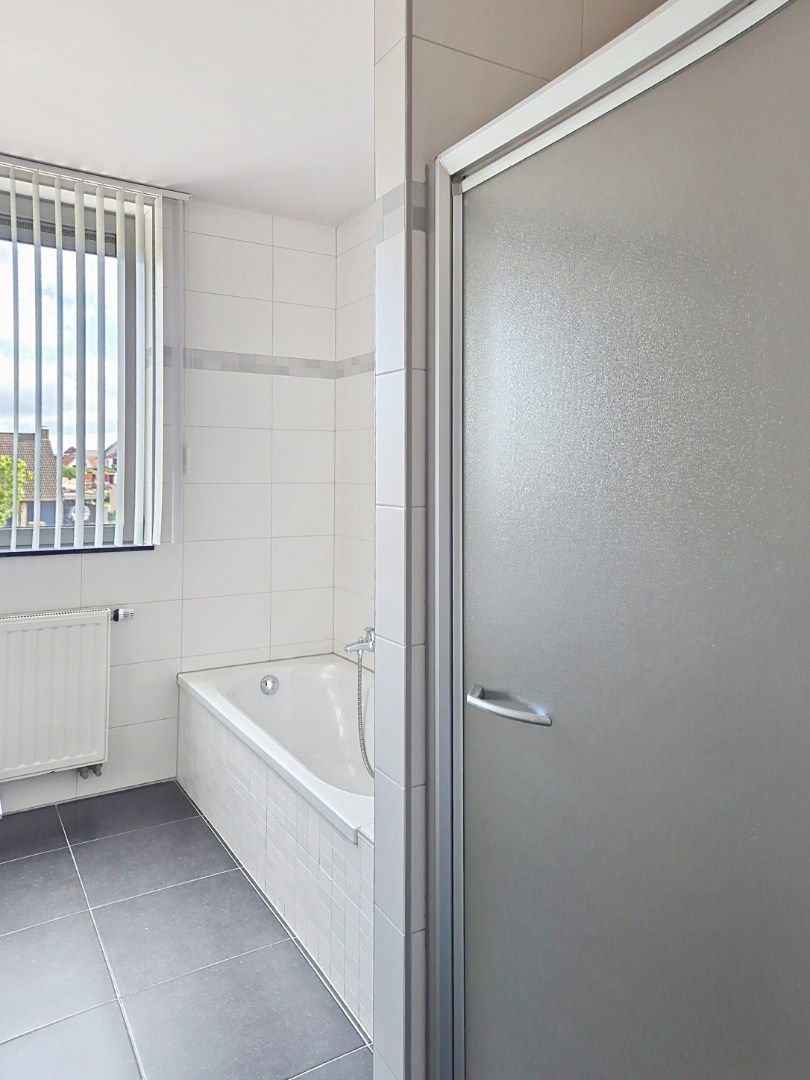 Appartement met 2 slpks en garage 