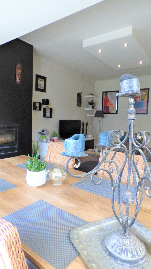 Aantrekkelijke en karaktervolle gezinswoning in het centrum van Zwevegem. 