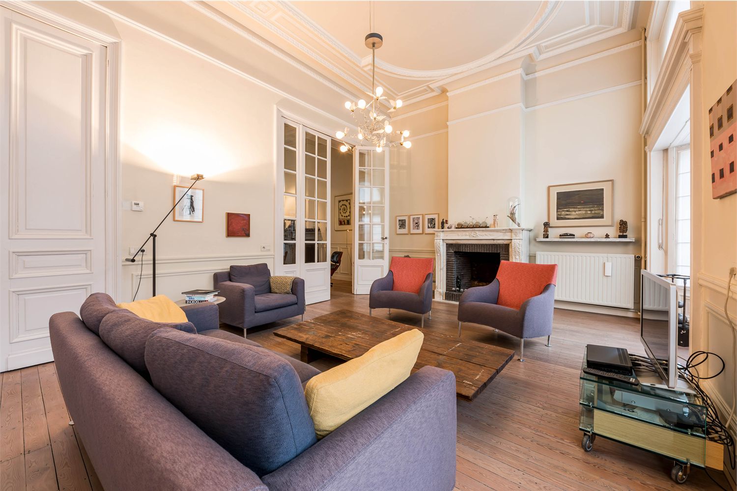 Bijzonder mooi en exclusief herenhuis in prachtige authentieke stijl! 