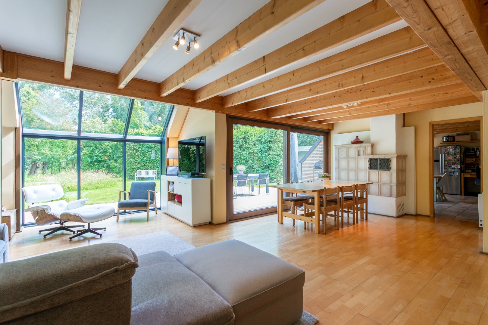 Ruime woning gelegen in een groene omgeving 