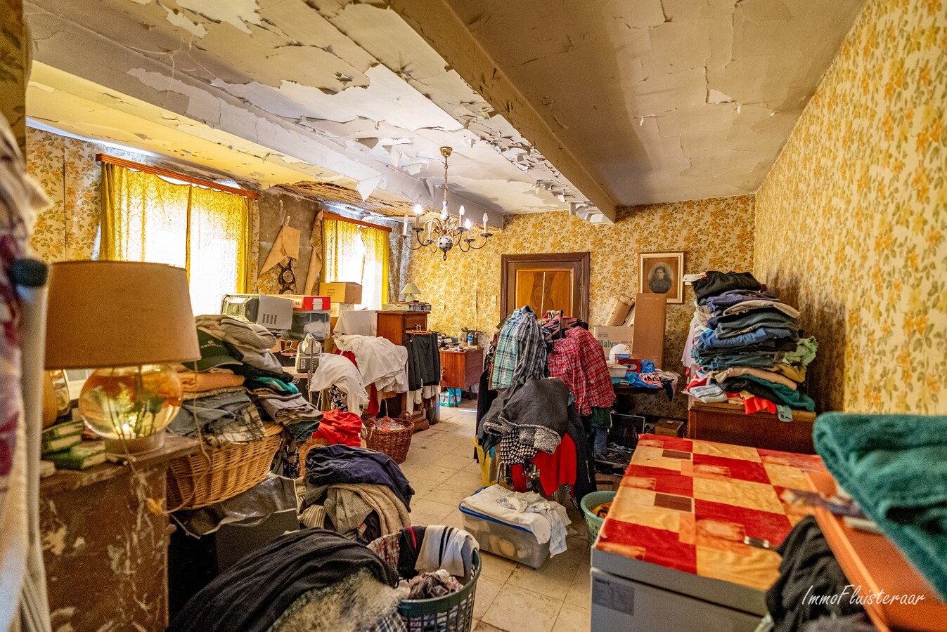 Te renoveren vierkantshoeve op een ruim perceel van ca. 2,6ha te Kortenaken 